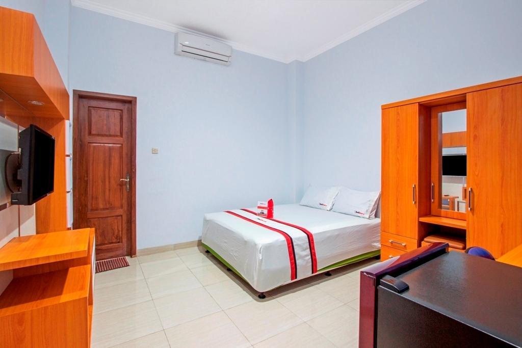 Hotel Reddoorz @ Plemburan à Sleman  Extérieur photo